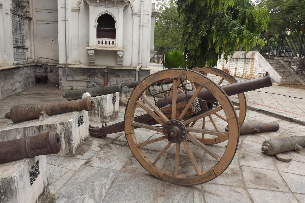 Capital O Hotel Central Park Near Birla Mandir Hyderabad Exterior foto